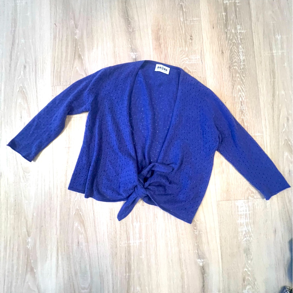 Brora Scottish 100% Cashmere Cardigan – Luxuriously Soft in Rich Blue